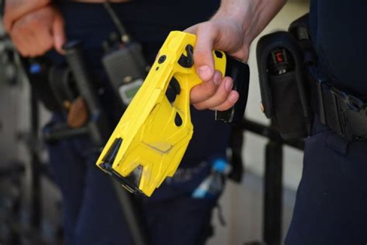 Do tasers paralyze?