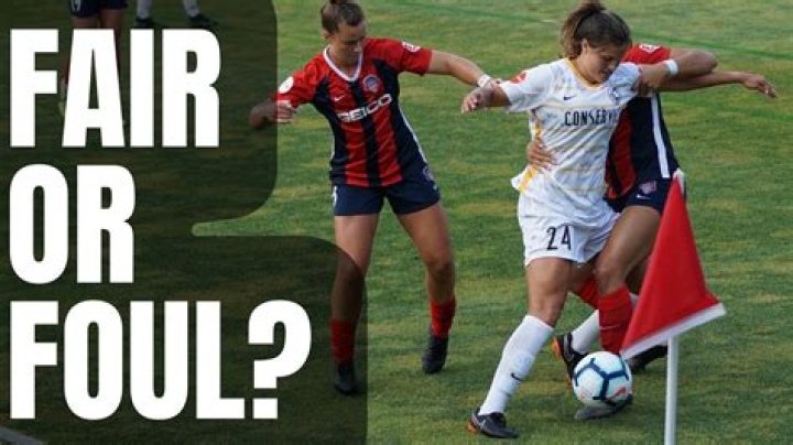 What are the 9 major fouls in soccer?
