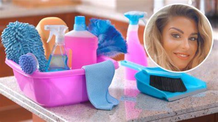 What cleaning stuff does Mrs Hinch use?